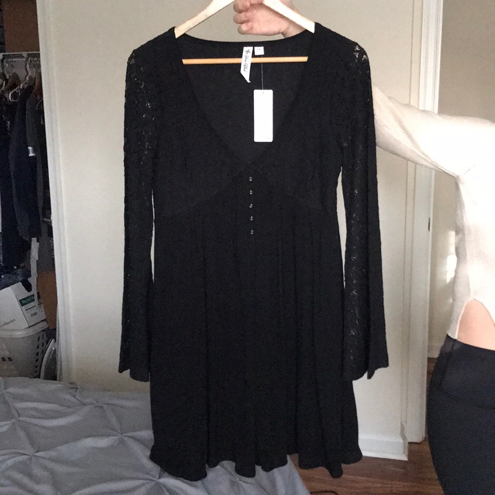 Black lace sleeved dress/tunic